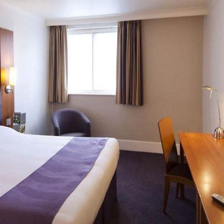 Premier Inn Milton Keynes Central Extérieur photo